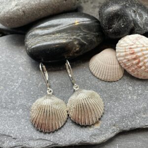 Clam Small Drop Earrings