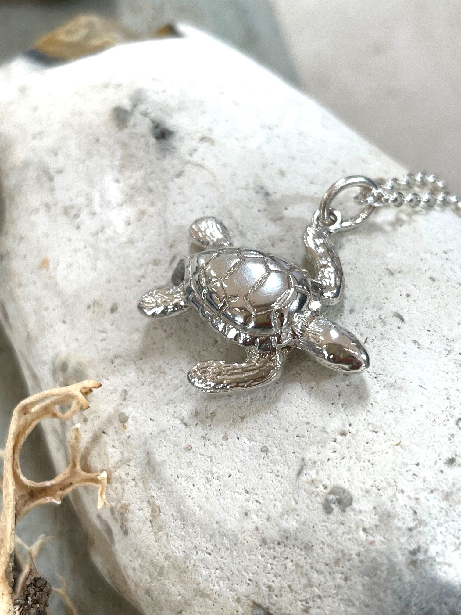 Sterling silver sea turtle pendant