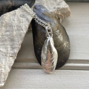 Mussel Pendant Medium